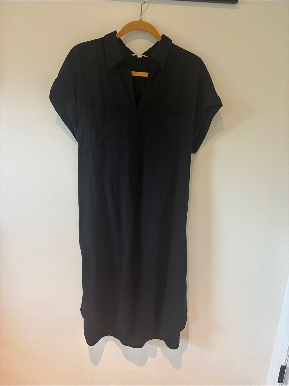 Max Studio Black dress with Label Detail🦀